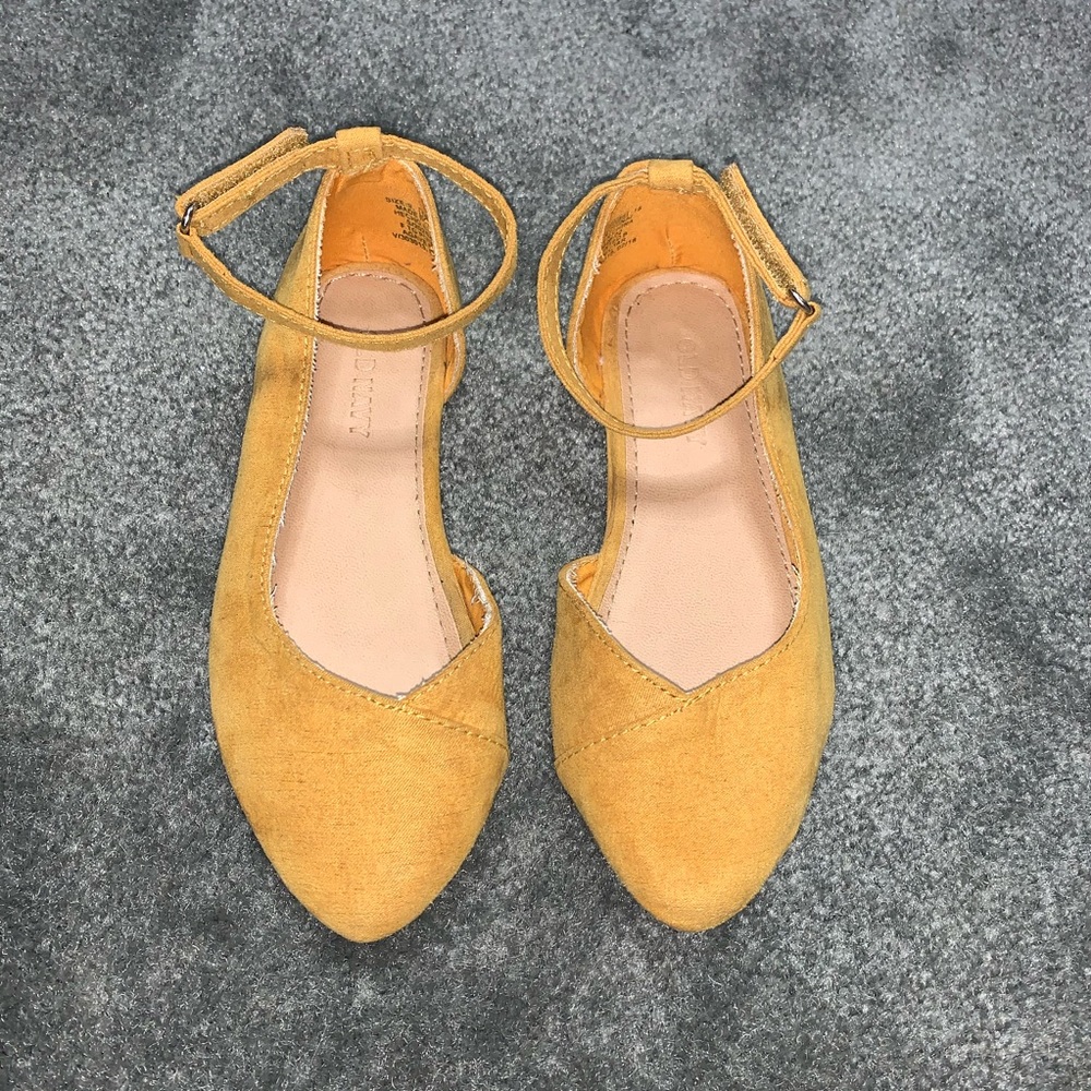 Girls Old Navy yellow flats